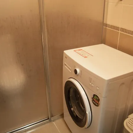 Aparthotel Lazurd *